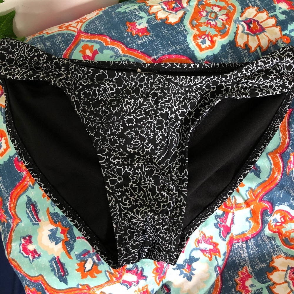 black bikini bottoms